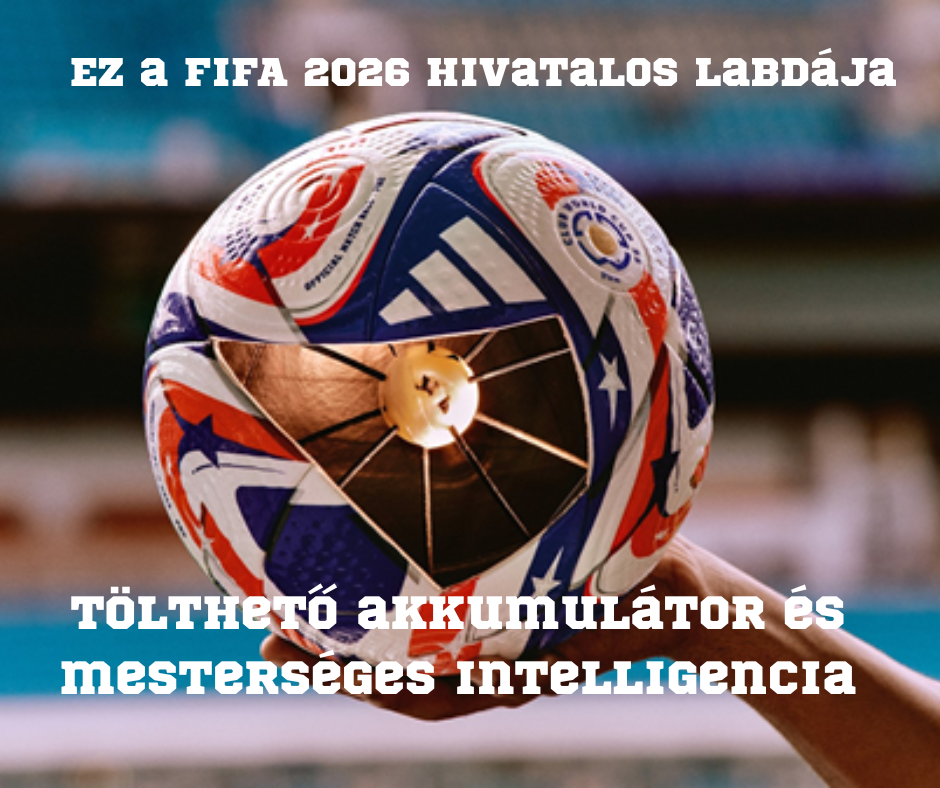 Futball-labda közelről, stadion háttérrel; kék-fehér szöveg kiemelve a képernyőn.