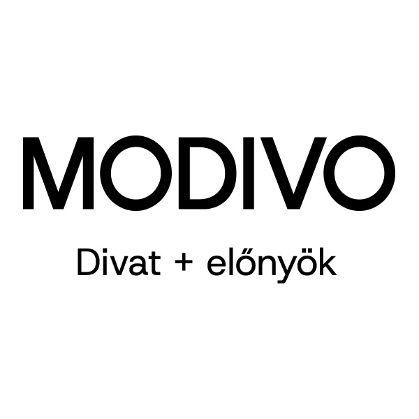 Fekete MODIVO felirat és alatta „Divat + előnyök” szöveg fehér háttéren.
